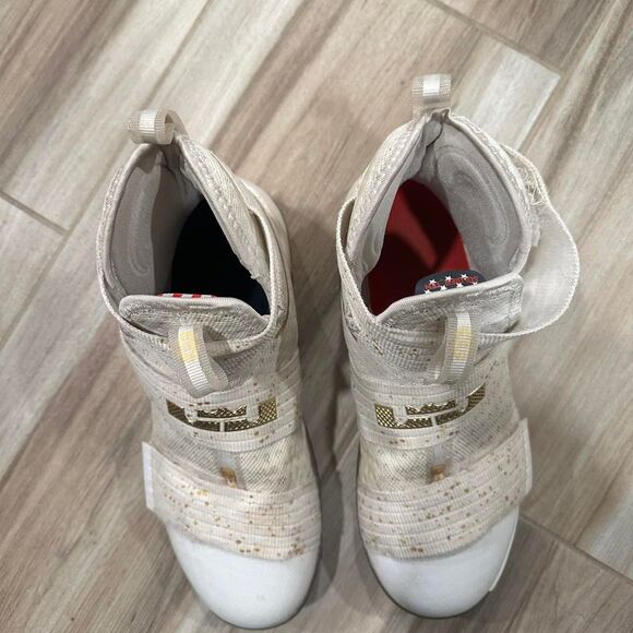 2016 Nike Lebron Zoom Soldier 10 Gold Swoosh - Picture 4 of 6